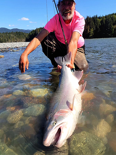 Rekord Steelhead mit der Fliege